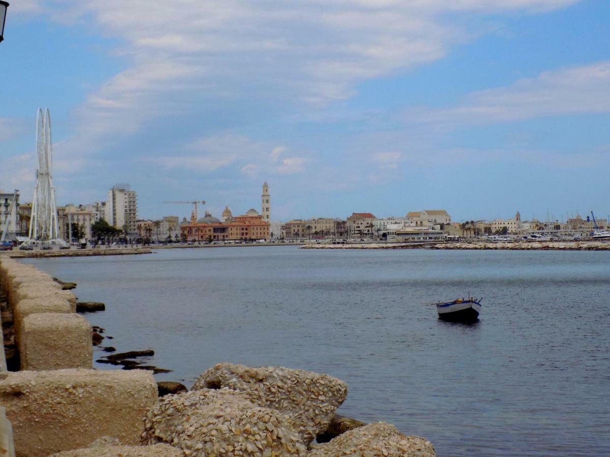 Grazioso appartamento a due passi dal lungomare Bari Esterno foto