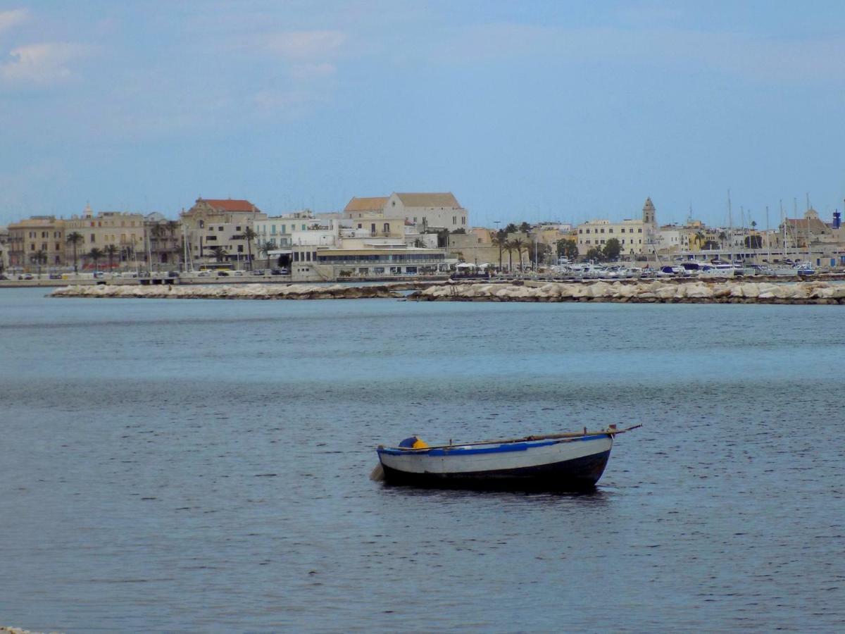 Grazioso appartamento a due passi dal lungomare Bari Esterno foto