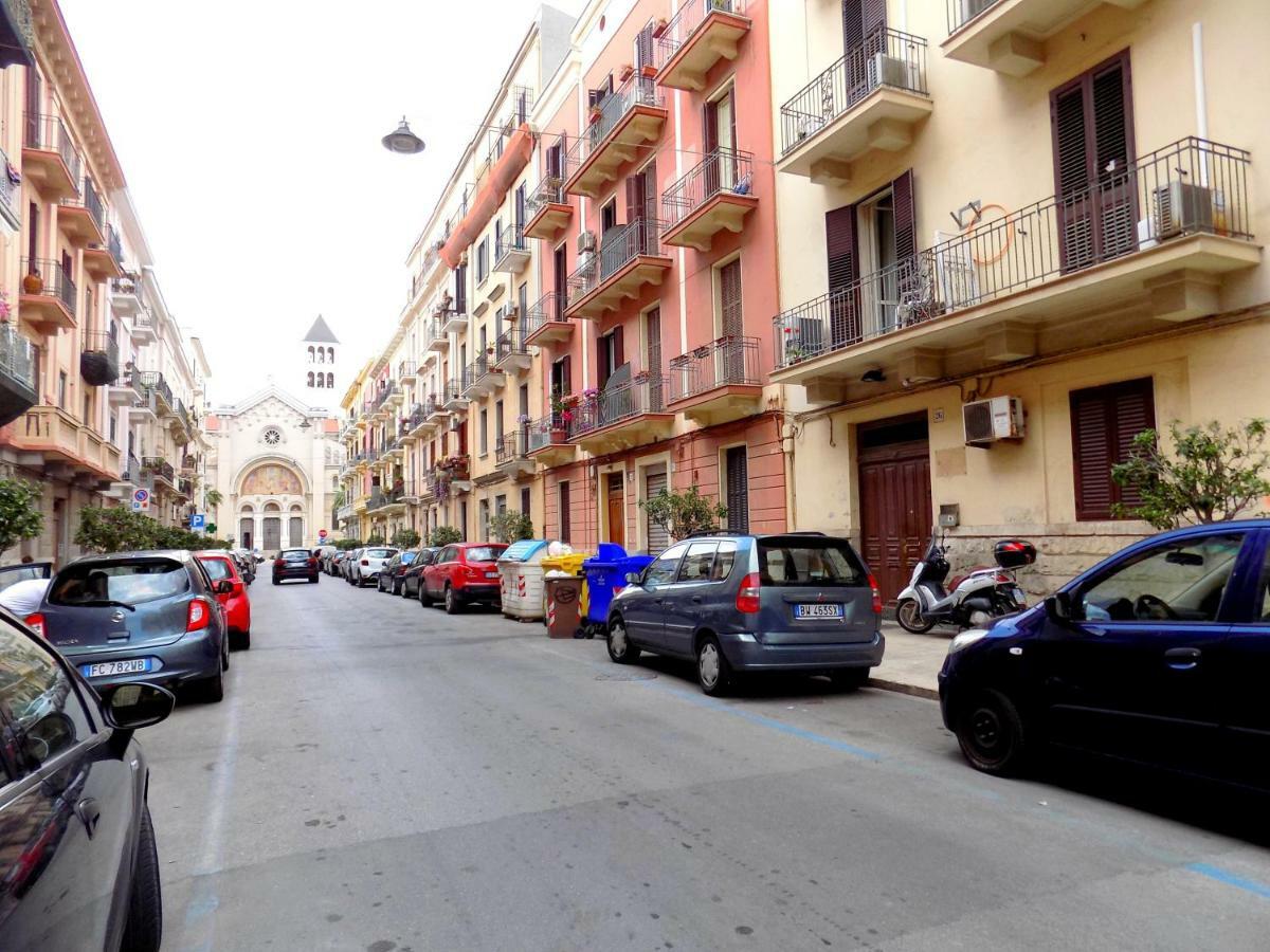 Grazioso appartamento a due passi dal lungomare Bari Esterno foto