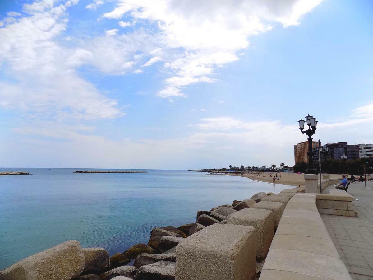 Grazioso appartamento a due passi dal lungomare Bari Esterno foto